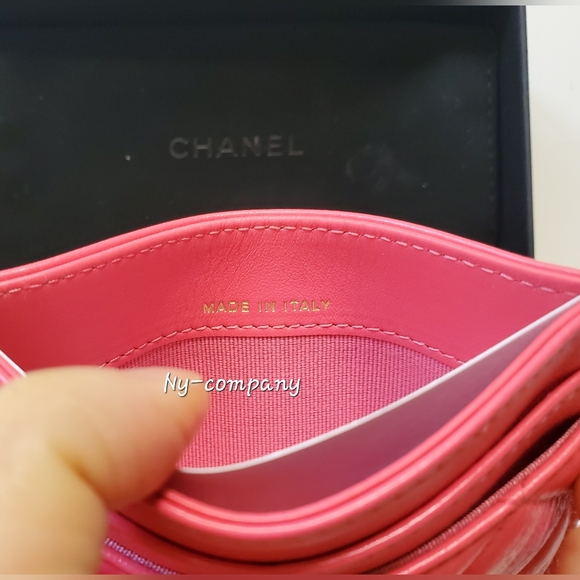 (SALE)Chanel Heart Charm Coco Love Quilted Card Holder Brand New - Picture 3 of 4